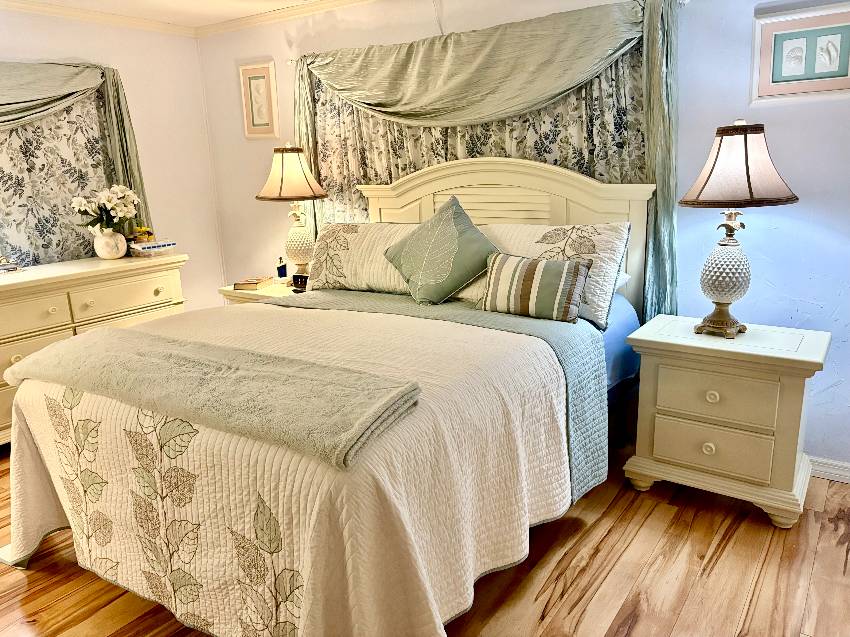 385 Sanibel St a Nokomis, FL Mobile or Manufactured Home for Sale